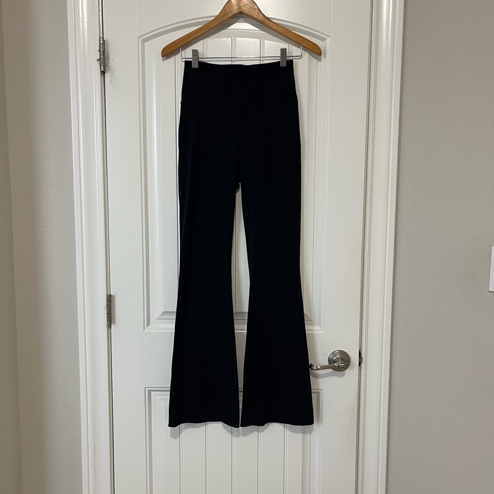 Lululemon Groove Nulu Super-High-Rise Flared Pant (regular)